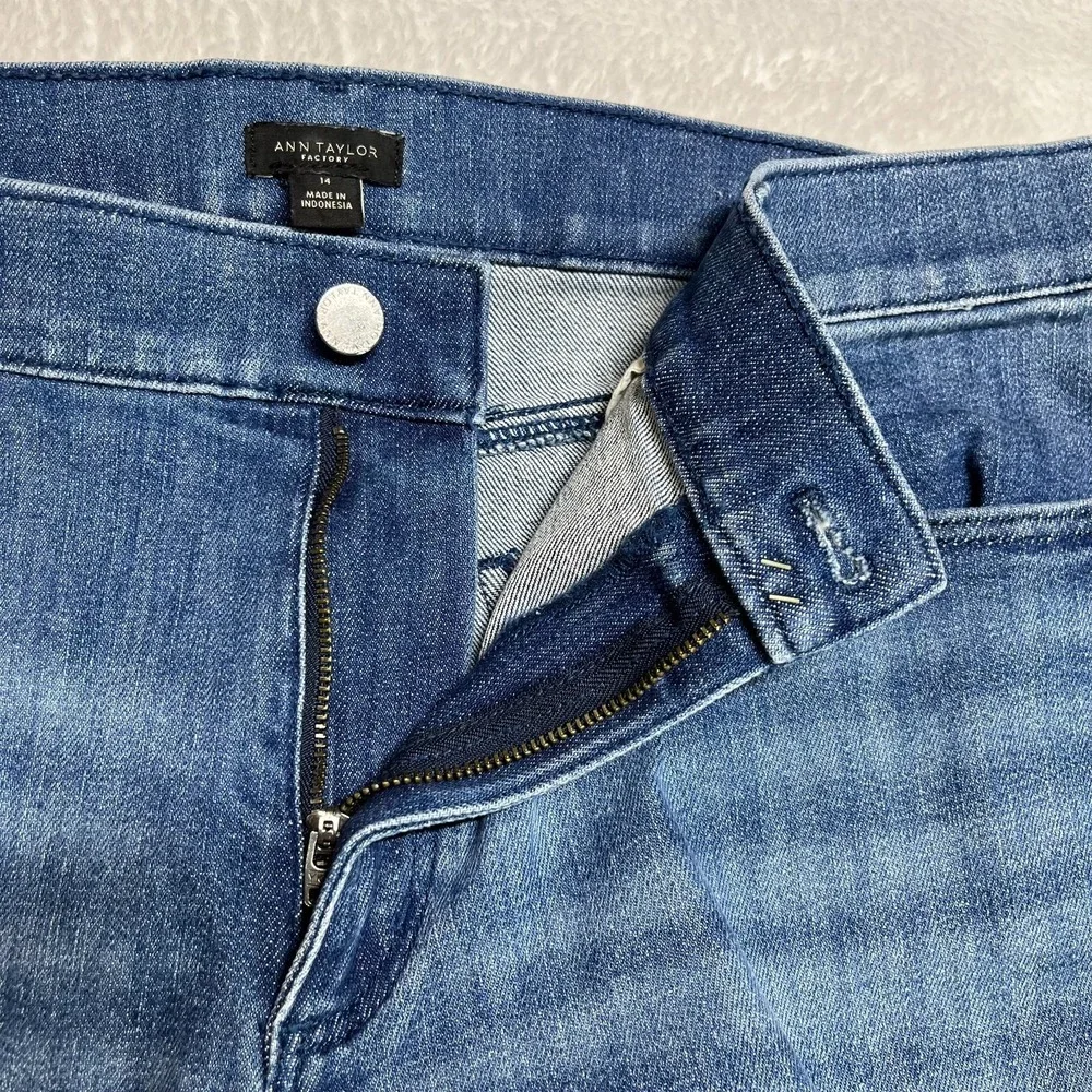 Ann Taylor Straight Jeans Womens 14 Blue Denim Pockets Classic Zip Fly - 36X28.5